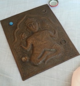 Placa de Dios Indio en cobre repujado. Años 70.