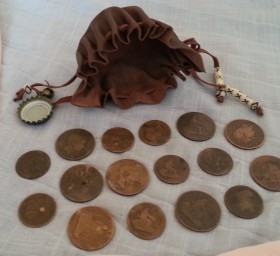 Monedas antiguas. Replicas. Estilo medieval.