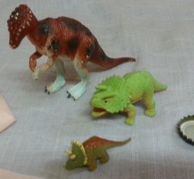 Dinosaurios de juguete. Fabricados en plástico y goma.