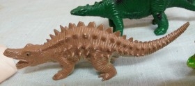 Dinosaurios de juguete. Fabricados en plástico y goma.