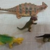 Dinosaurios de juguete. Fabricados en plástico y goma.