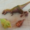 Dinosaurios de juguete. Fabricados en plástico y goma.