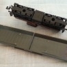 Locomotora y rail en miniatura. Fabricada en plástico.