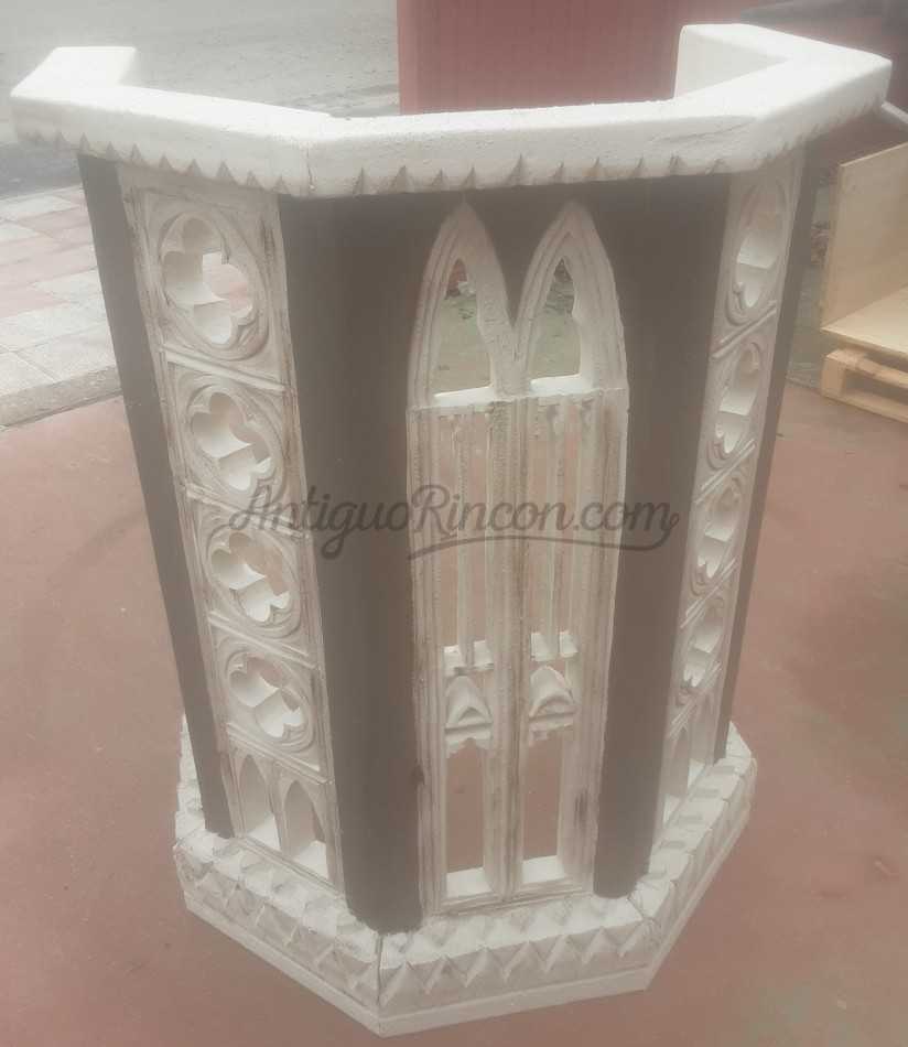 Púlpito religioso. Tribuna. Fabricada en poriespan. Con escalera incluida. Púlpito religioso. Tribuna. Fabricada en poriespan. Con escalera incluida.