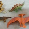 Dinosaurios de juguete. Fabricados en plástico y goma.