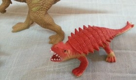 Dinosaurios de juguete. Fabricados en plástico y goma.