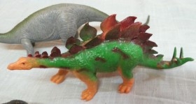 Dinosaurios de juguete. Fabricados en plástico y goma.