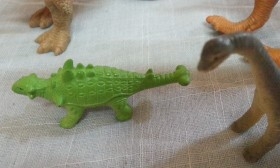 Dinosaurios de juguete. Fabricados en plástico y goma.