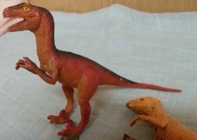 Dinosaurios de juguete. Fabricados en plástico y goma.