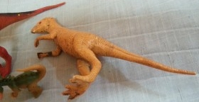 Dinosaurios de juguete. Fabricados en plástico y goma.