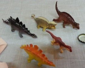 Dinosaurios de juguete. Fabricados en plástico y goma.