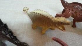 Dinosaurios de juguete. Fabricados en plástico y goma.