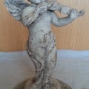 Angelote. Figura fabricada en fibra de vidrio.