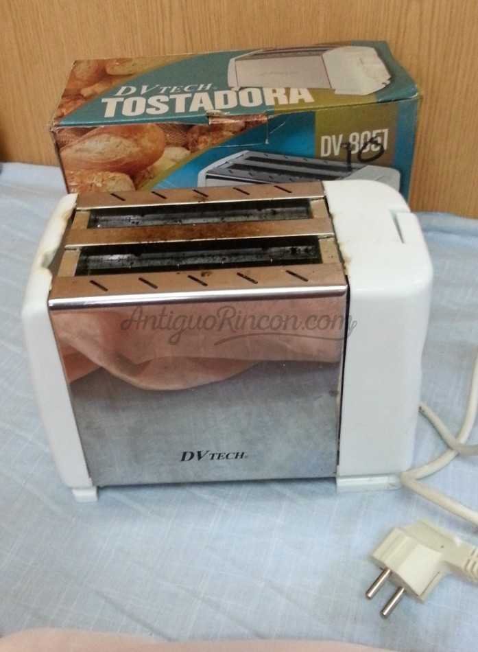 Tostadora vintage. Buen estado general.