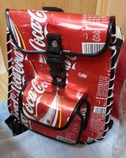 COCA-COLA. Colección de 19 objetos diferentes.