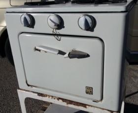 Cocina de gas. Años 50. Con 2 fogones y horno.