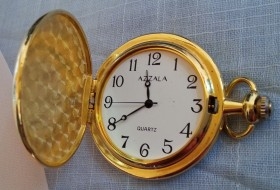 Reloj de bolsillo. Marca Azzala. Réplica de los antiguos relojes.