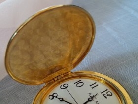 Reloj de bolsillo. Marca Azzala. Réplica de los antiguos relojes.