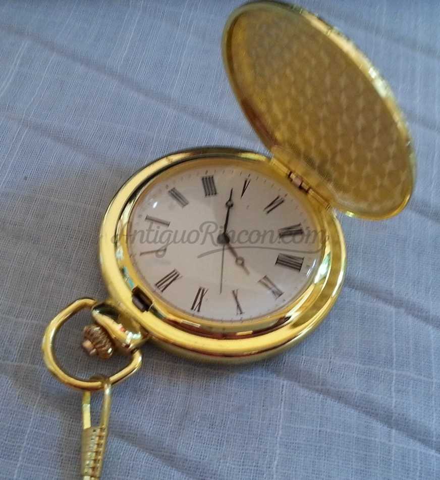 Reloj de bolsillo con cadena. Réplica de los antiguos relojes.