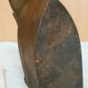 Plancha antigua de brasas en hierro. Asidera en madera.