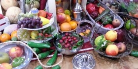 Frutas y verduras ficticios para atrezzo o decoración.