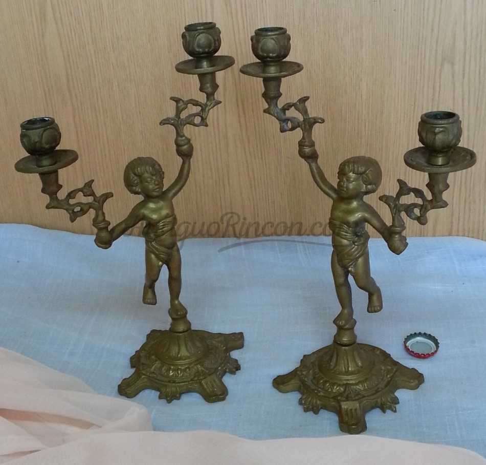 Candelabros de dos brazos en bronce. Pareja. Preciosos.