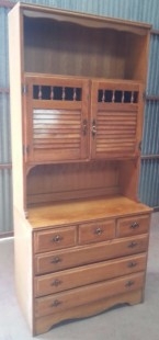 Alacena. Mueble de bodega.  Años 70. Buen estado general.