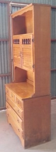 Alacena. Mueble de bodega. Años 70. Buen estado general.