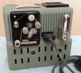 Proyector vintage. Marca EUMIG.