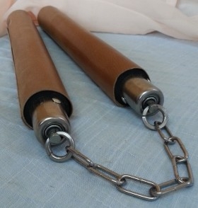 Nunchakus de decoración.