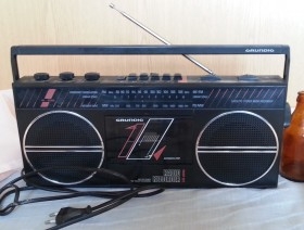 Radio-cassette. Marca GRUNDIG. Años 90.