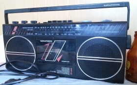 Radio-cassette. Marca GRUNDIG. Años 90.