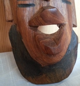 Máscara africana fabricada en los años 80.