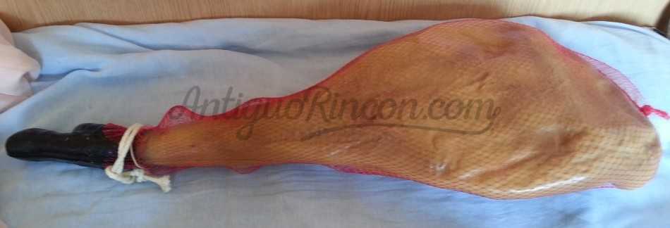 Jamón. Alimento ficticio. Con redecilla.