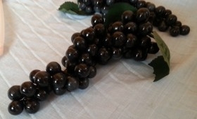 Racimo de Uvas negras. Imitación Alimentación. 2 Unidades.