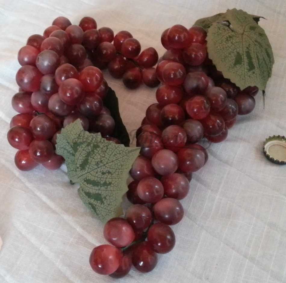 Racimo de Uvas de Burdeos. Imitación Alimentación. 2 Unidades.