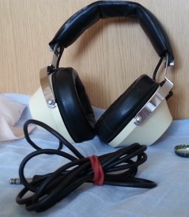 Auriculares vintage. Marca Toshiba.