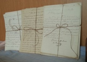 Legajos. Cartas manuscritas. Documentos antiguos.