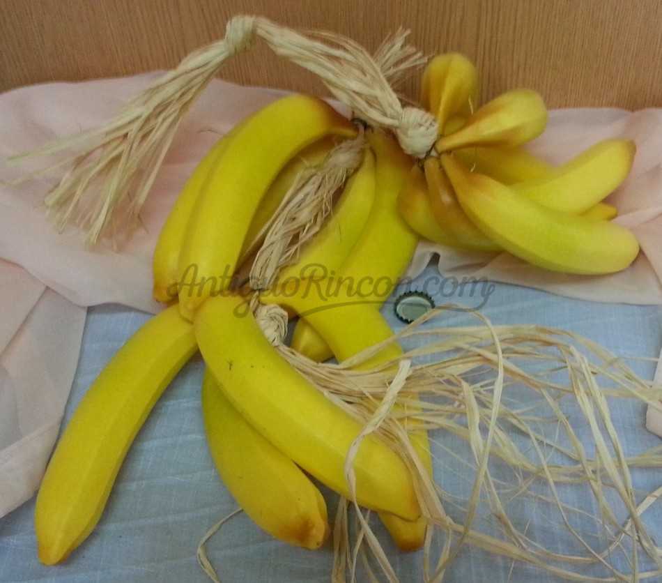 Banana. Guirnalda de Bananas. Imitación alimentos. 15 Unidades