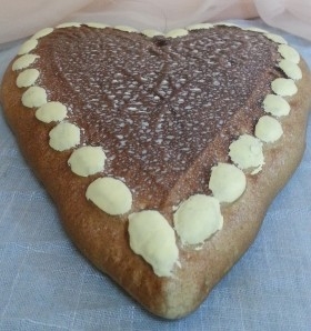 Pan. Corazón de Pan de Jengibre. Imitación alimentos.