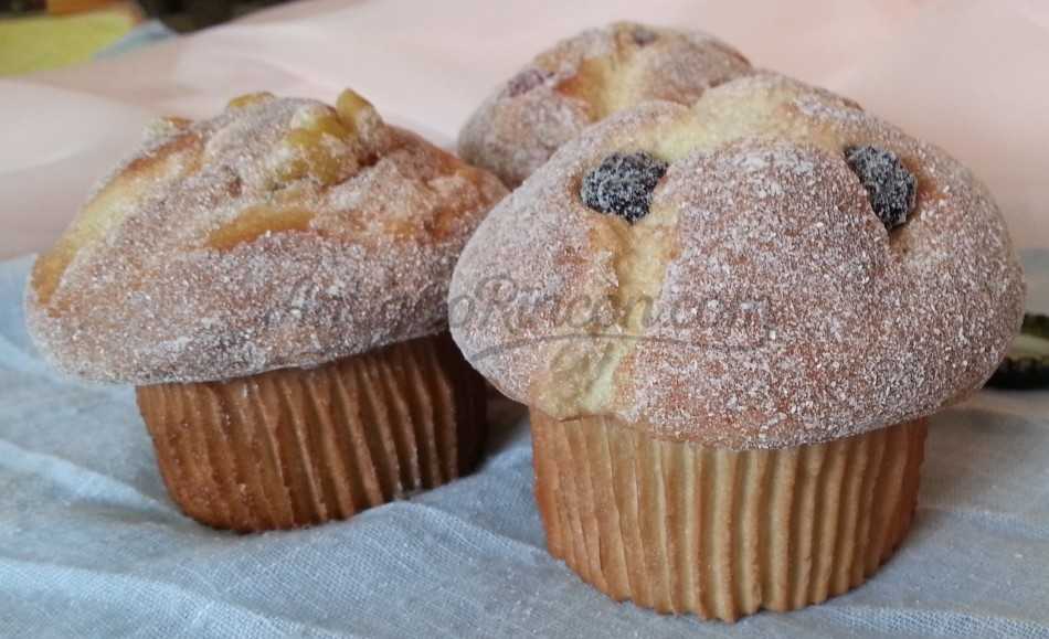 Magdalenas. Muffins. Imitación alimentos. Tres unidades.