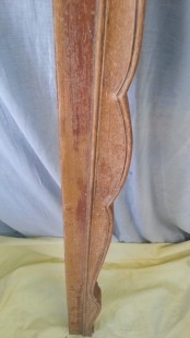 Cornisa antigua de madera.