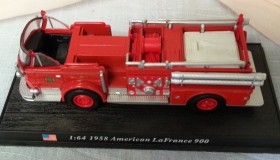 Camión de Bomberos. Modelo escala 1:64.