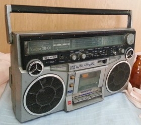 Radio-cassette. Vintage. Marca Toshiba.