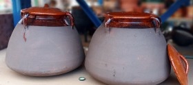 Pucheros. Pareja en barro. Con tapa. 12 litros de capacidad. Nuevo a estrenar.