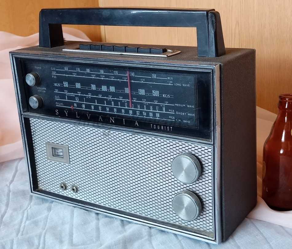 Radio. Años 70. Marca Silvania.