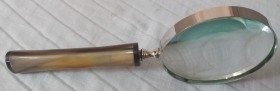 Lupa. Escritorio. Lupa estilo vintage. Perfecto estado general.