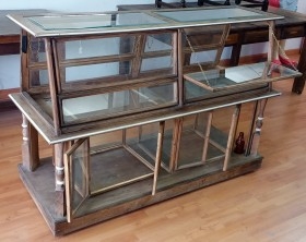 Mueble vitrina. Especial para pastelería y bollería. Estilo vintage.