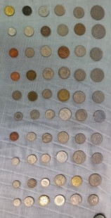 Monedas. Conjunto de viejas monedas de diferentes países. 60 piezas.