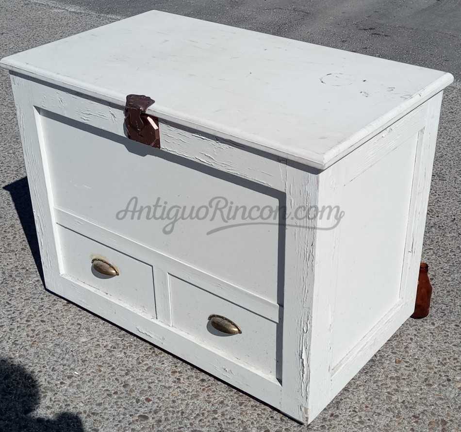 Baúl. En madera. Para restaurar pintura. Baúl. En madera. Para restaurar pintura.